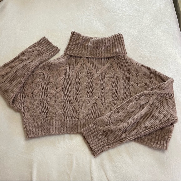 Olivaceous Sweaters - Olivaceous knitted cropped turtleneck sweater